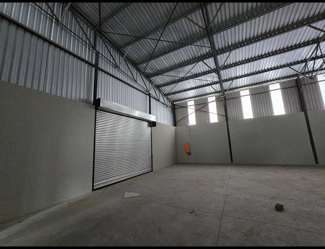 350M² WAREHOUSE TO LET IN CLEVELAND